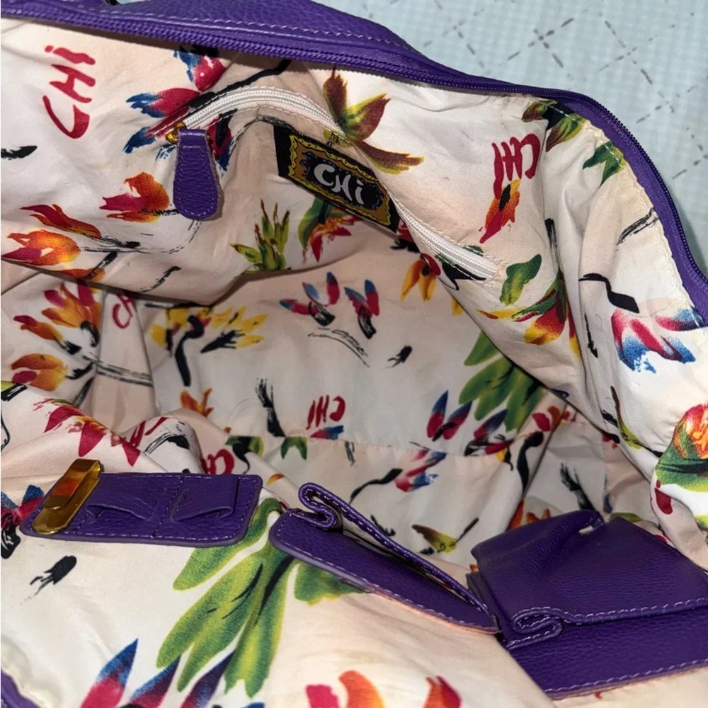 Elegant Purple Leather Tote Handbag with Gathered Detail - Picture 5 of 9